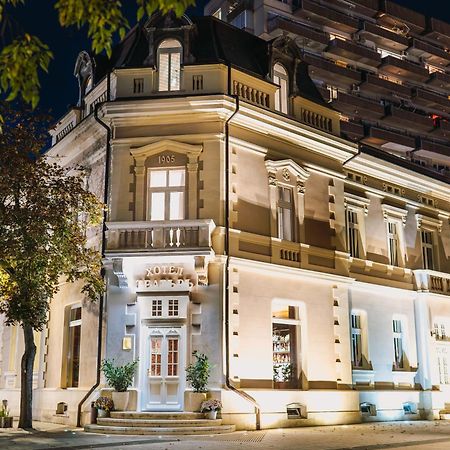 Хотел Театъръ Hotel Pleven ภายนอก รูปภาพ
