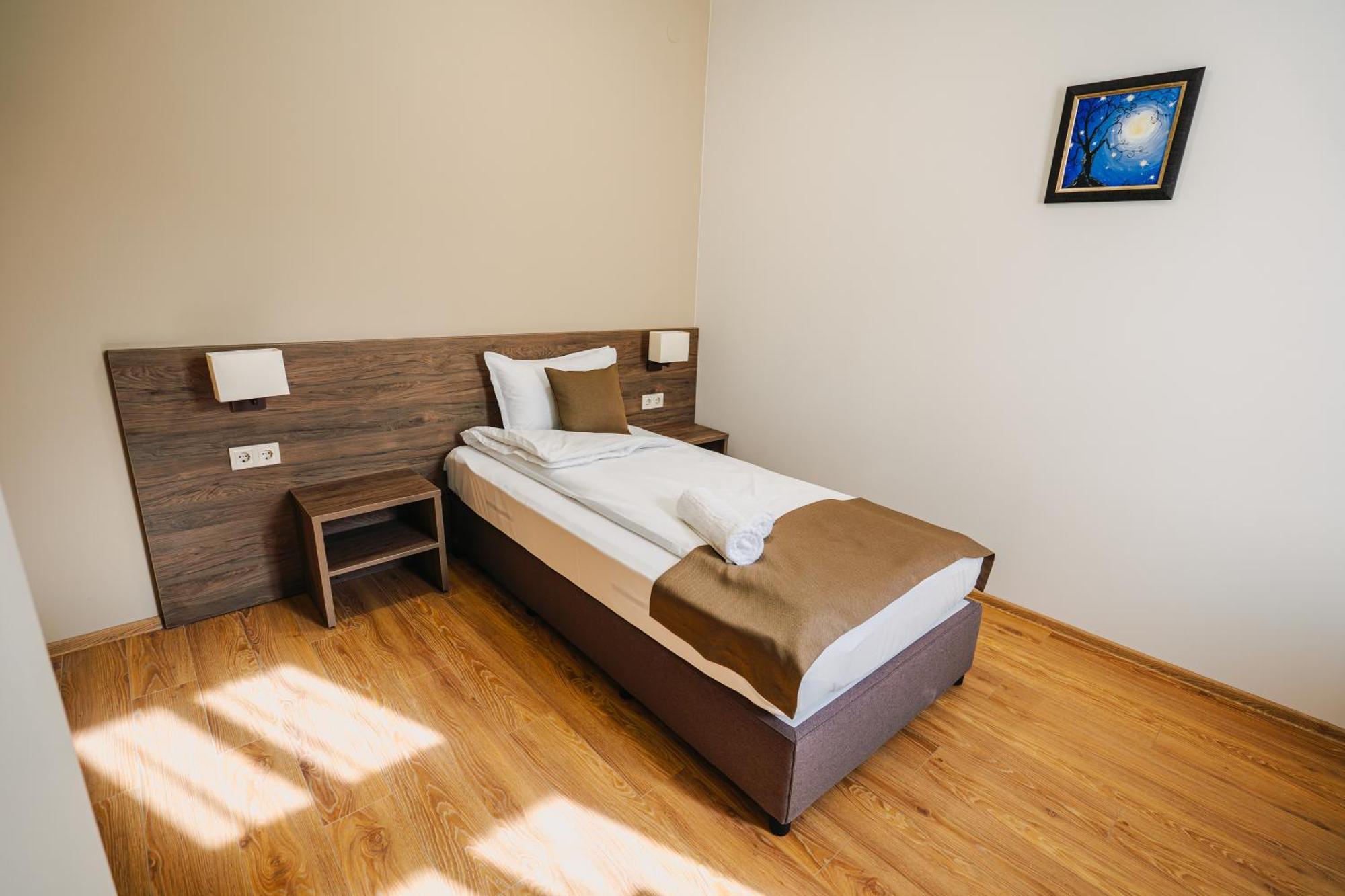 Хотел Театъръ Hotel Pleven ภายนอก รูปภาพ