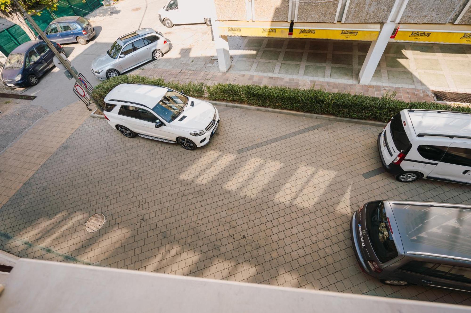 Хотел Театъръ Hotel Pleven ภายนอก รูปภาพ