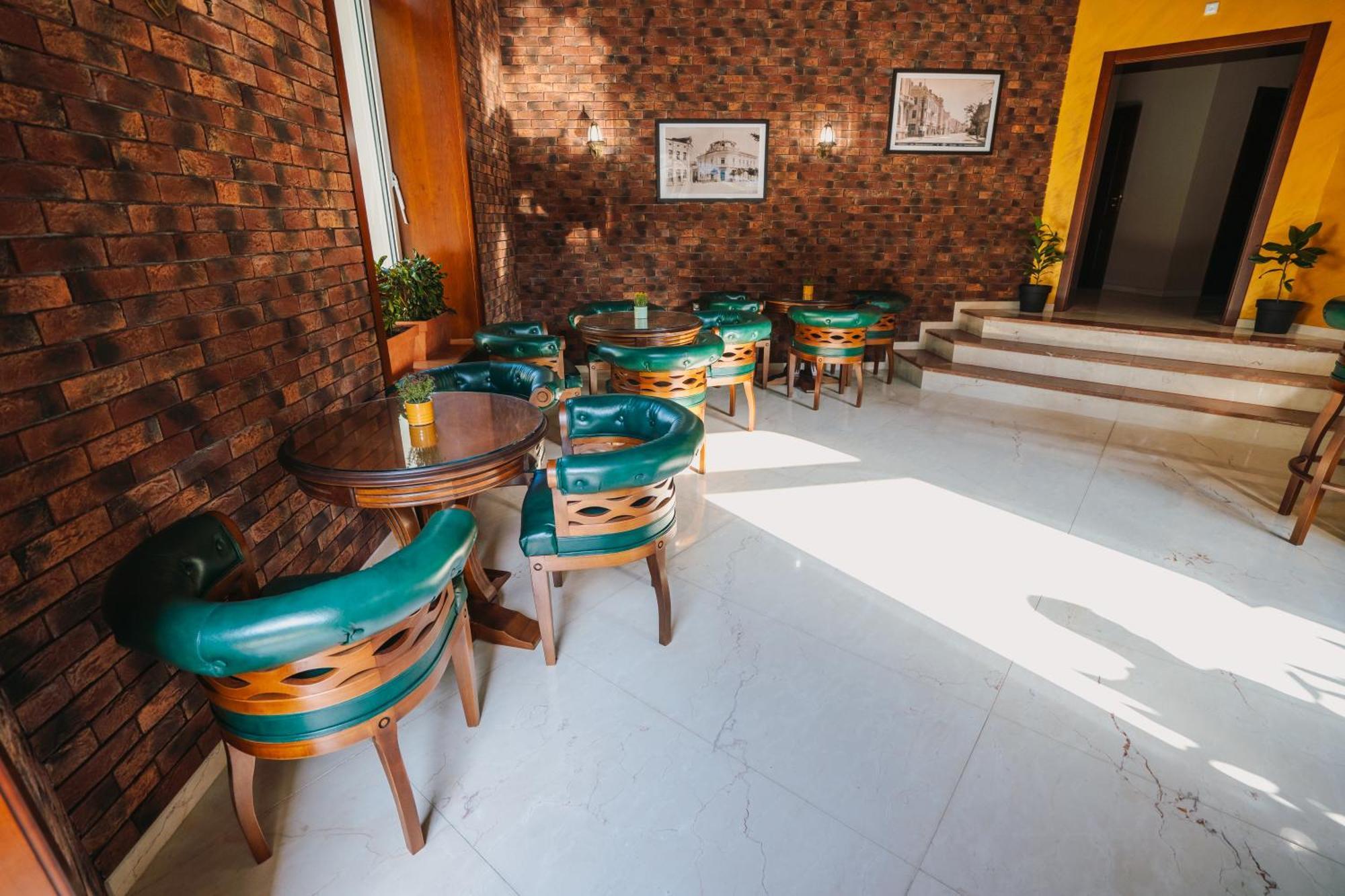 Хотел Театъръ Hotel Pleven ภายนอก รูปภาพ